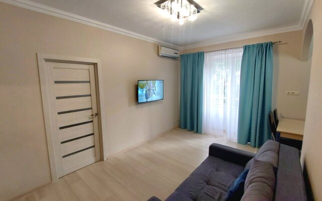 V Tsentre Sevastopolya Na Sovetskoy 3 Apartments