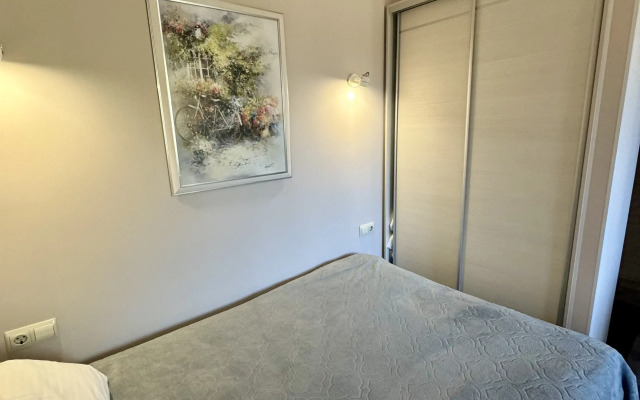 Апартаменты Студия с балконом в центре Эстосадка