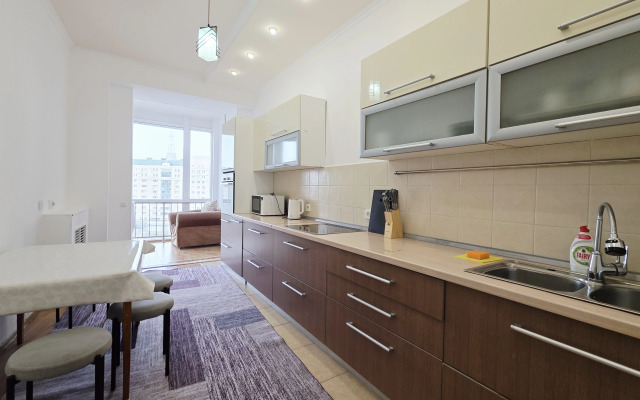 Trekhkomnatnye S Shikarnym Vidom Na Bayterek 251 Apartments