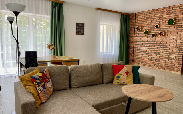Semeynye Dvukhkomnatnye S Terrasoy Na Glavnaya 21L Apartments