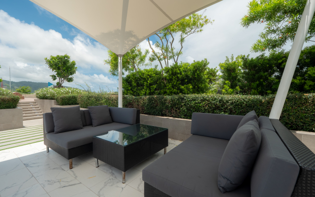 Komfortnye v Laguna Skypark Apartments