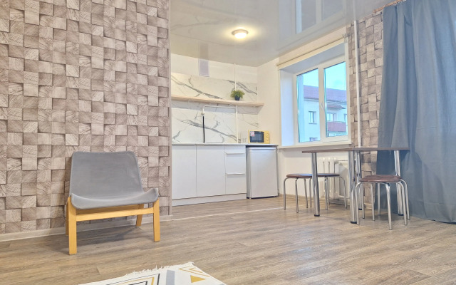 Stilnaya dvukhkomnatnaya Kvartira ryadom s Tsentr Apartments