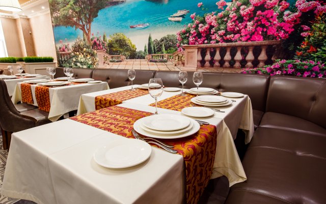 Отель Версаль