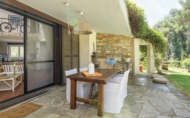 Coelo Shared Pool Sani Villa