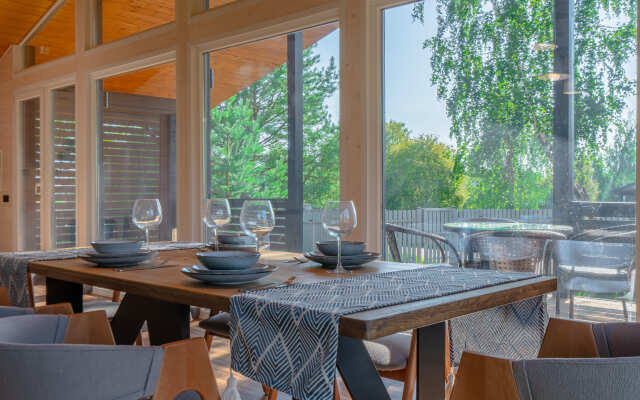 Friends & Family Guest House