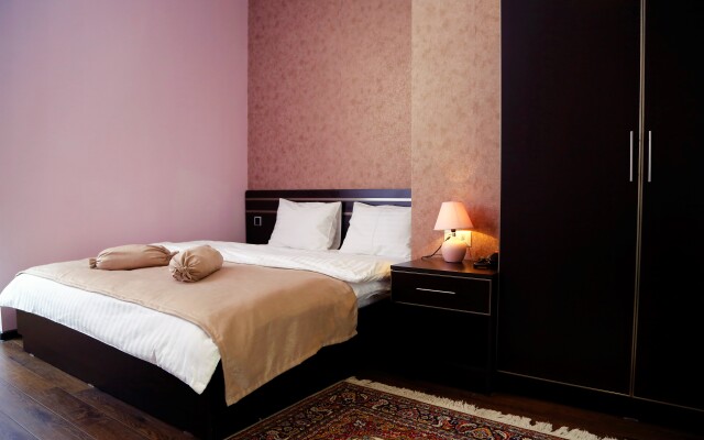 Tomu's Hotel