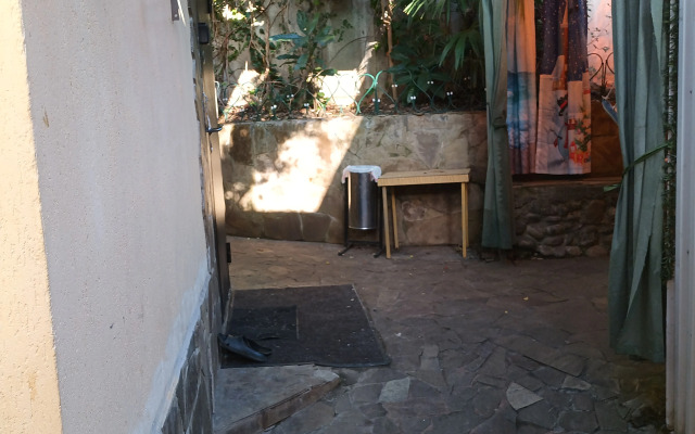 V Tsentre Sochi U Morya Guest house