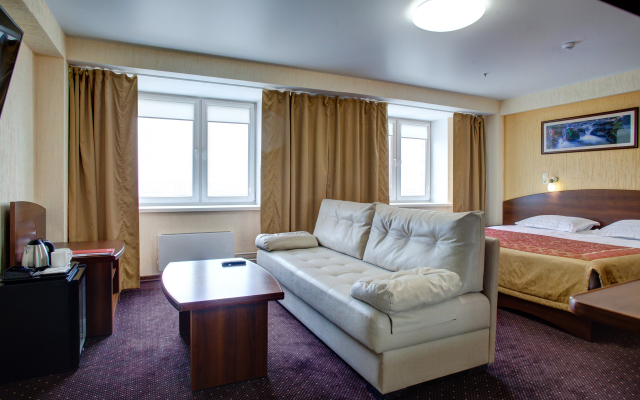 Azimut Kemerovo Hotel 