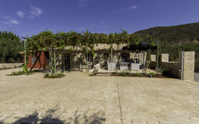 Olive Grove by the Sea Kardamyli Private house