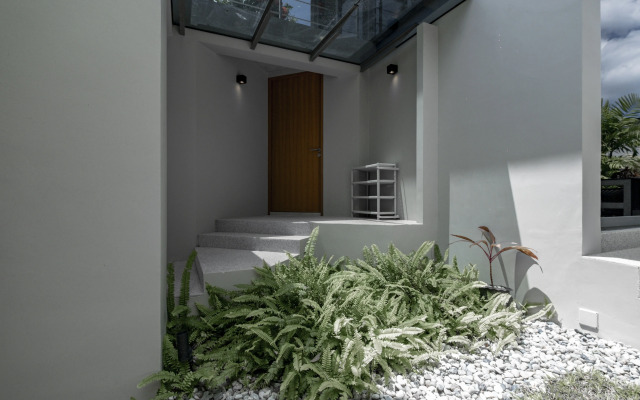 Modern Luxury Loft Riverhouse Villa