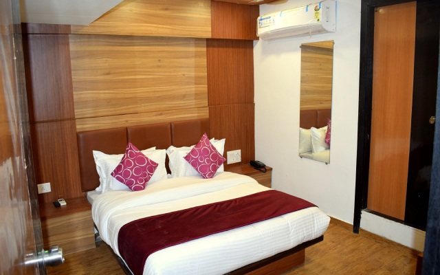 Palak Palace Hotel