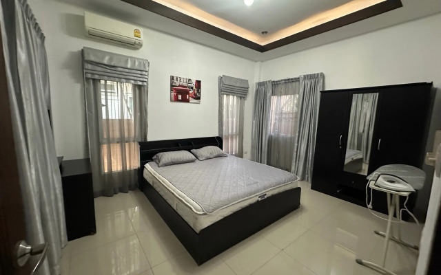 Вилла Baan Dusit Pattaya Park