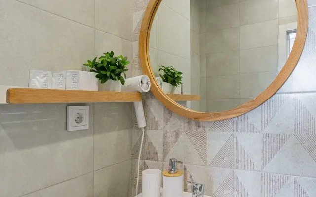 Studiya Dlya Troikh V Zhk Letniy Flat