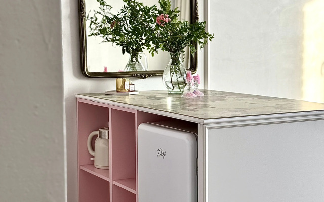 Pink Flat