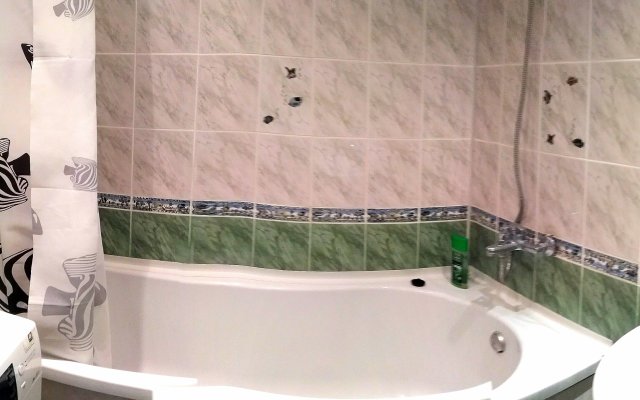 Na Zinaidyi Konoplyannikovoj 17/1 Apartments