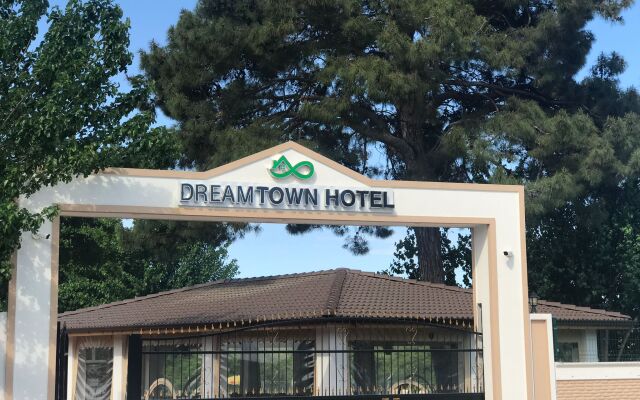 Dream Town Hotel