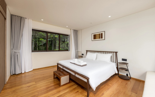 Qabalah 2BR Villa, Pool & Rooftop near Bangtao Villa