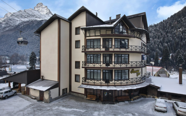 Kurortnyj otel' Grand-Otel'