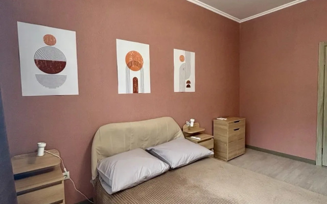 Uyutnaya I Bolshaya Kvartira-Studiya Flat