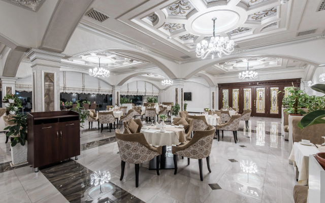 Huayue Mansion Hotel
