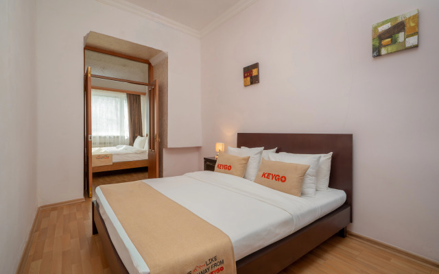 Апартаменты  с 2 спальнями KeyGo 0184 около Ереванского Оперного Театра