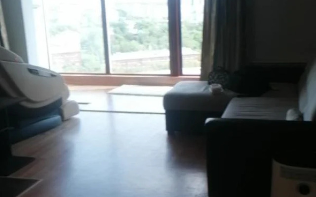 Colnechnaya Studiya Vosstanovleniya Flat
