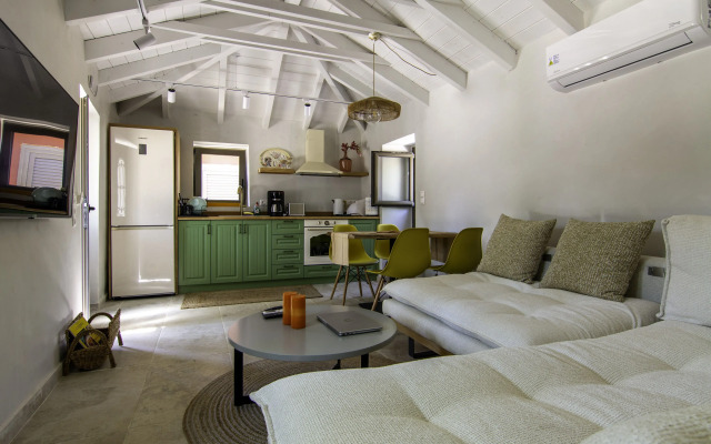 Olive Grove by the Sea Kardamyli Private house