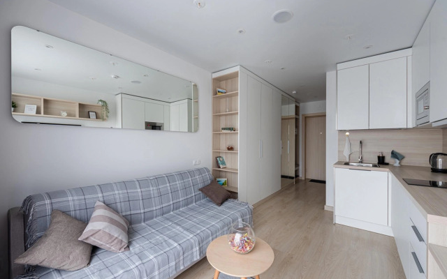 Ye's (d) 7169 Apartments