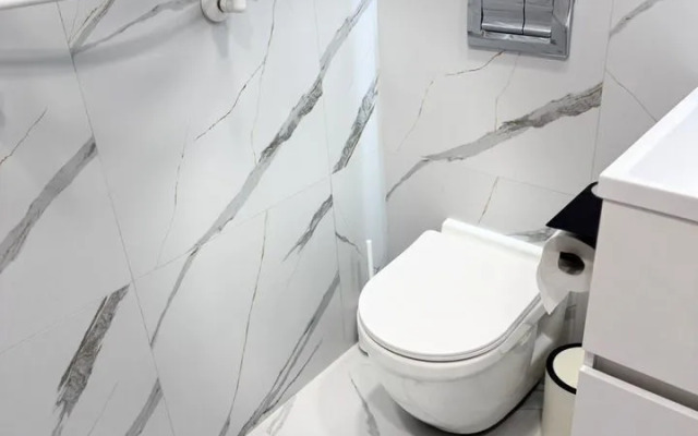 Na Oktyabryskom Prospekte 30B Flat