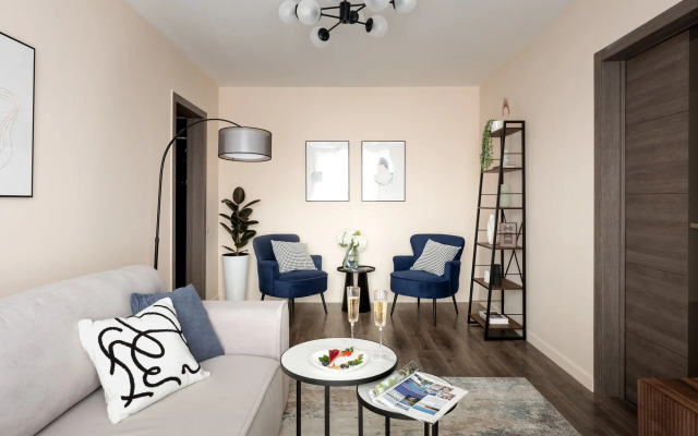 Апартаменты GM Дизайнерская трешка с балконами в Доме на ножках