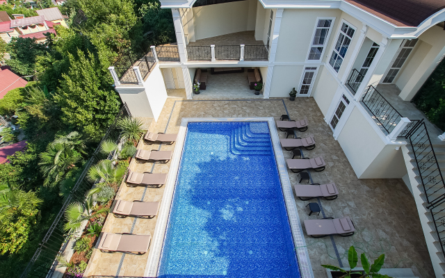 The White Residence Guest House