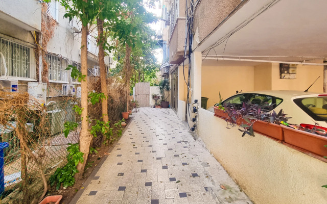 Geula Tulipe Apartments