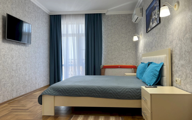 Квартира 310  в центре на первой береговой линии