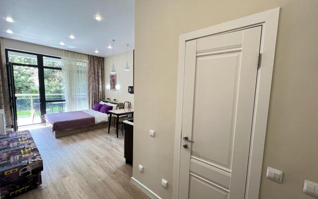 4Kh Mestnaya Studiya s Basseynom Apartments