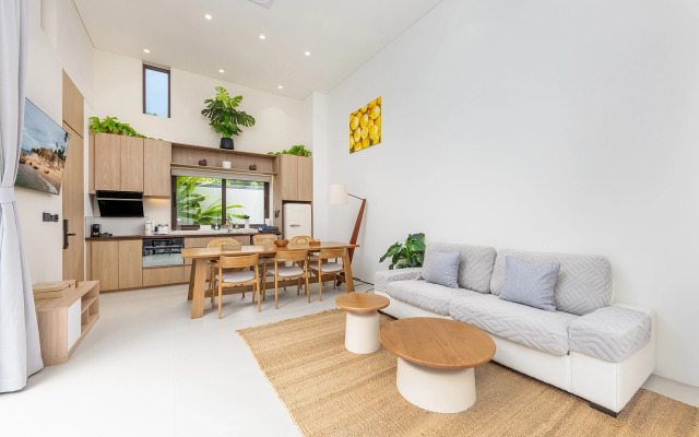 Qabalah 2BR Villa, Pool & Rooftop near Bangtao Villa