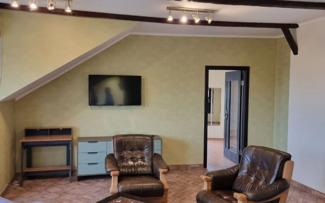 Dvukhurovnevaya Kvartira S Vidom Na More Apartments