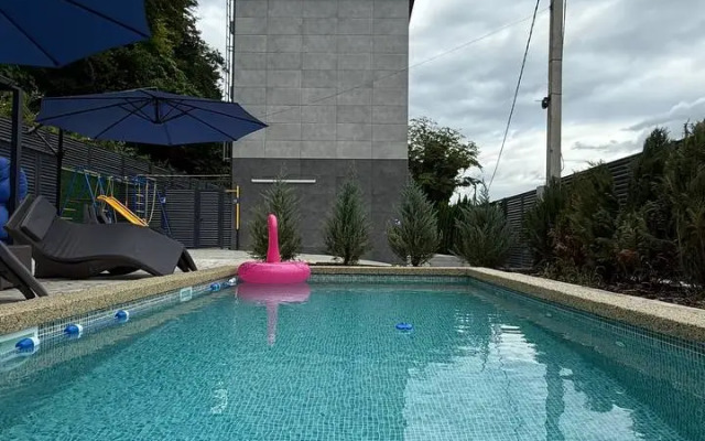 S Basseynom I Baney Pod Otkrytym Nebom Private house
