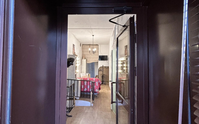 Квартира Лофт на Набережной c Отдельным Входом и 2-мя Санузлами