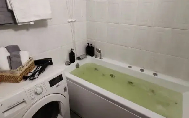 Na Solnechnoy 18A Flat