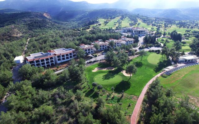 Korineum Golf & Beach Resort