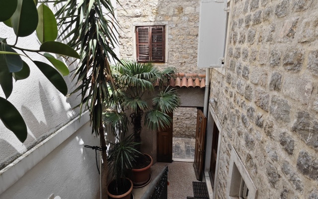 Beatrix Suites Hotel