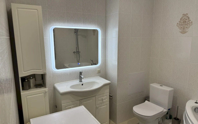 276 prostornaya u morya s balkonom Flat