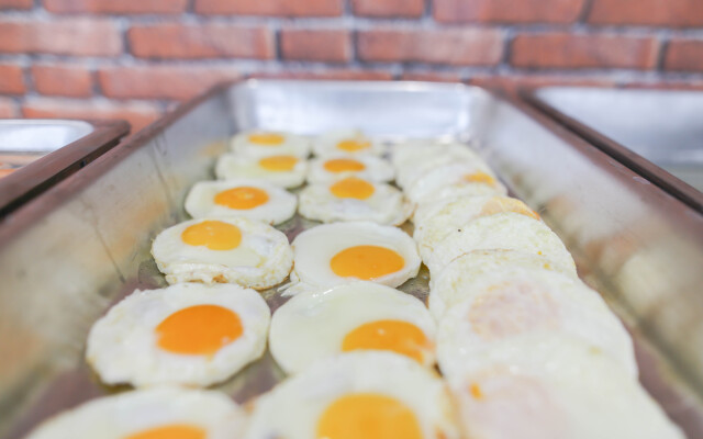 Отель Life Grand Chiang Mai