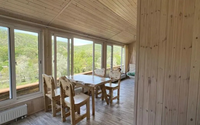 S basseynom Private house