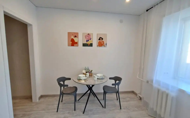 Komfortnaya Na Kievskoy 13 Flat