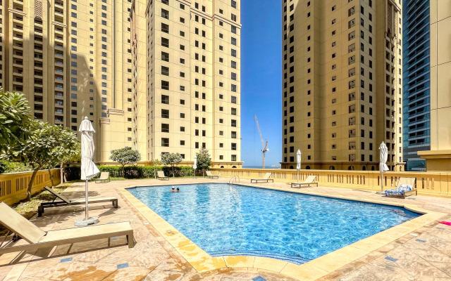 Апартаменты Cozy 1BR with great view