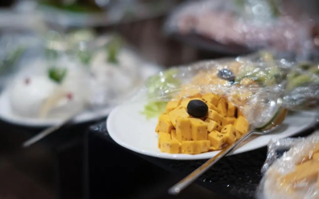 Отель Seven Gardens Hotel