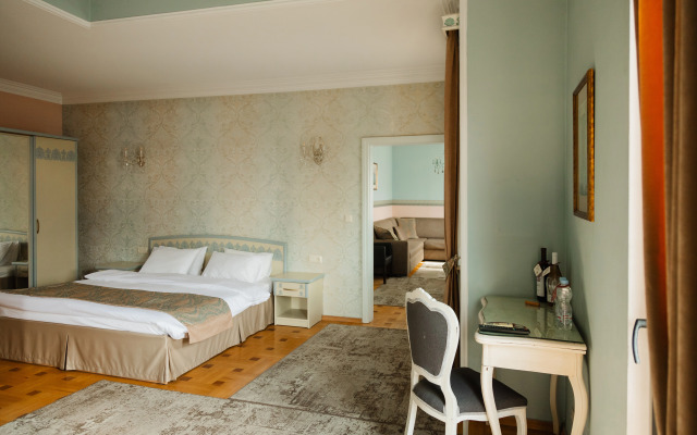 Отель Reikartz City Tbilisi Hotel