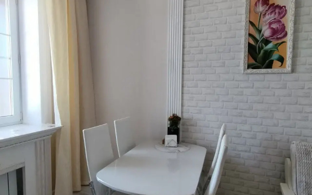 Klassika S Krasivym Vidom Iz Okna Flat