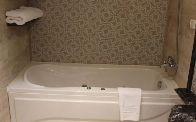 Helnan Landmark Hotel